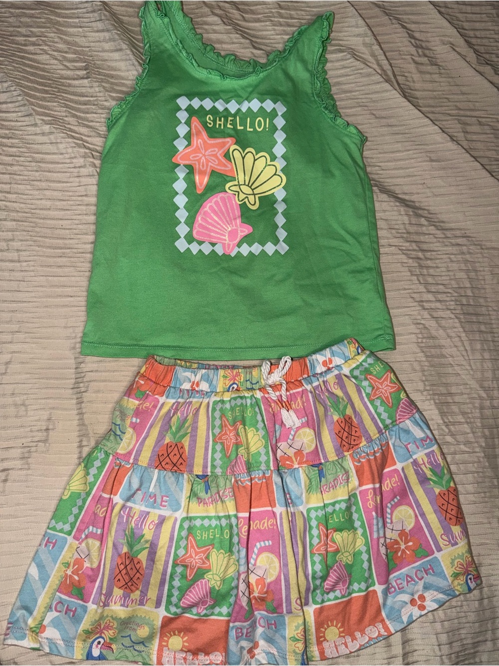 Kids Green 'Shello' Tank & Multicolor Tropical Skirt Set
